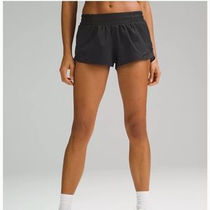 Lululemon Hotty Hot Low-Rise Lined Short 2.5"